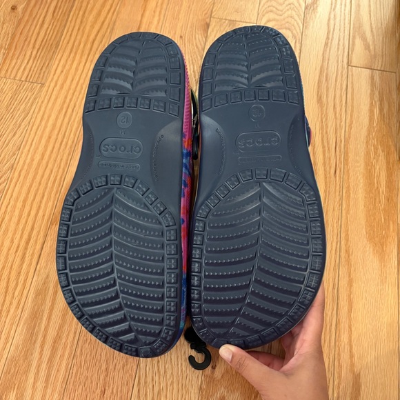 Crocs Baya Lined Tie-dye Graphic Clog - Picture 3 of 12